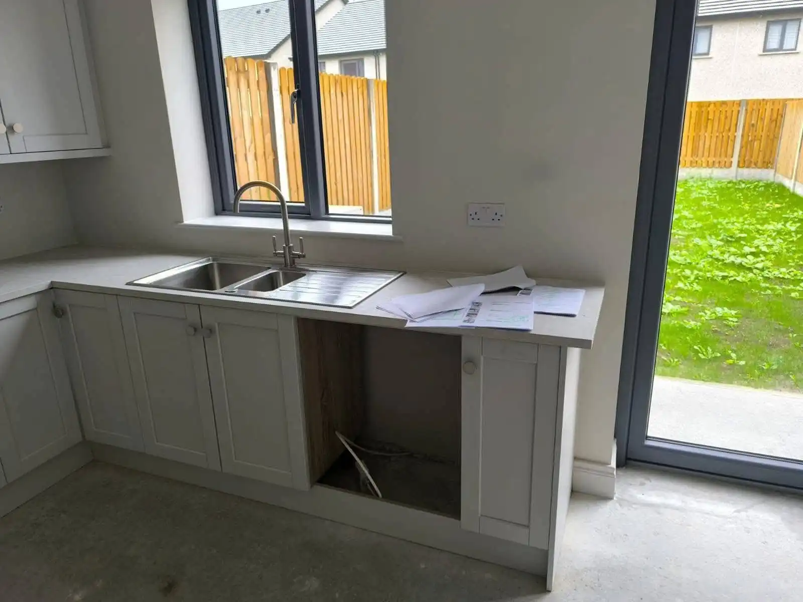 modern modular kitchen design Dubai